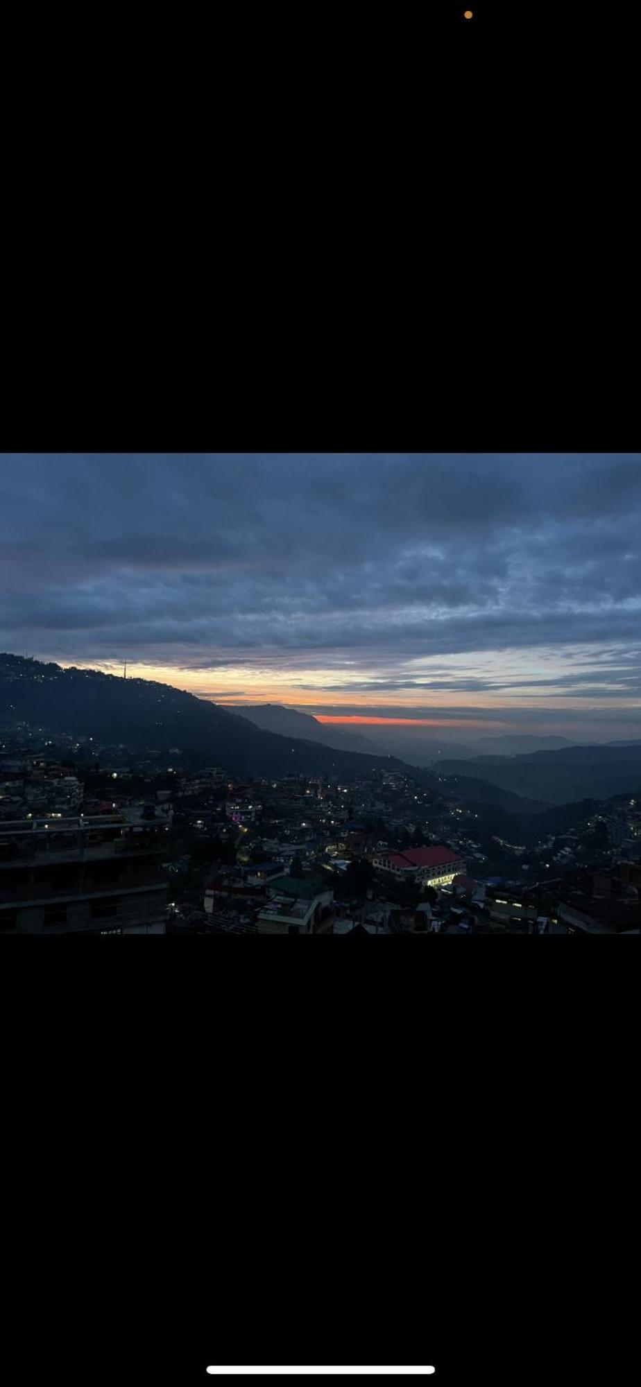 Хостел Colive Paying Guest Kohima Экстерьер фото